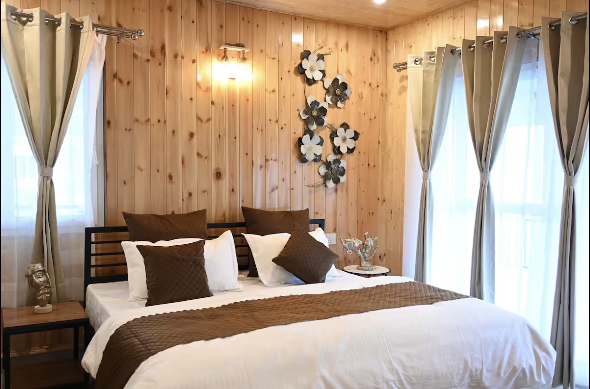 The Grand Upper Deck — Rooms