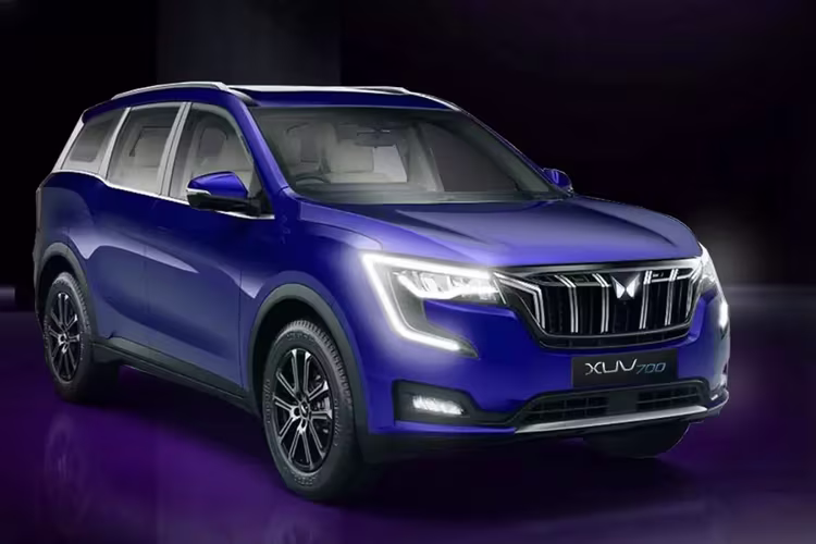 XUV700
